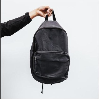 Fielder Daypack carried view
